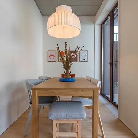 Lägenhet Deluxe 2bdr W/ Patio By Lovelystay *
