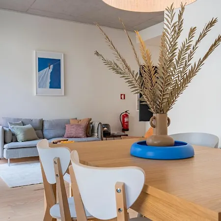 Deluxe 2bdr W/ Patio By Lovelystay Lägenhet