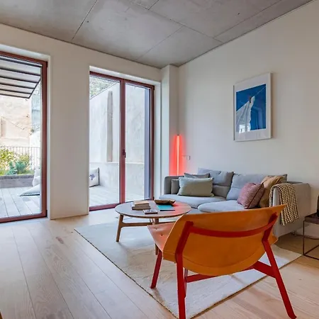 Deluxe 2bdr W/ Patio By Lovelystay Apartament