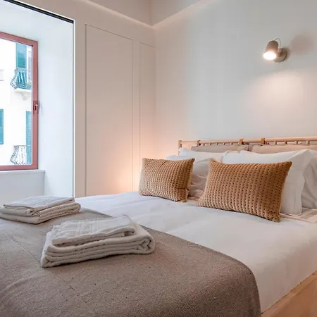 Deluxe 2bdr W/ Patio By Lovelystay Appartement
