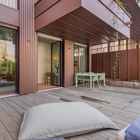 Appartamento Deluxe 2bdr W/ Patio By Lovelystay Lisbona