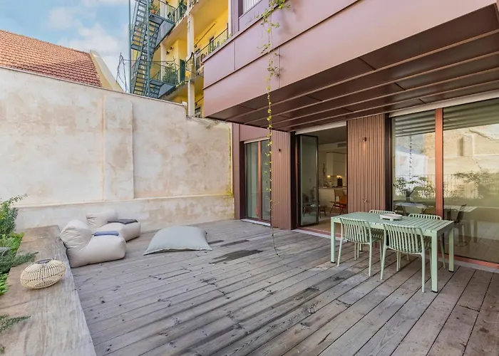 Deluxe 2bdr W/ Patio By Lovelystay Lisboa