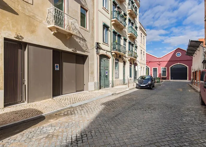 Deluxe 2bdr W/ Patio By Lovelystay * Lisboa