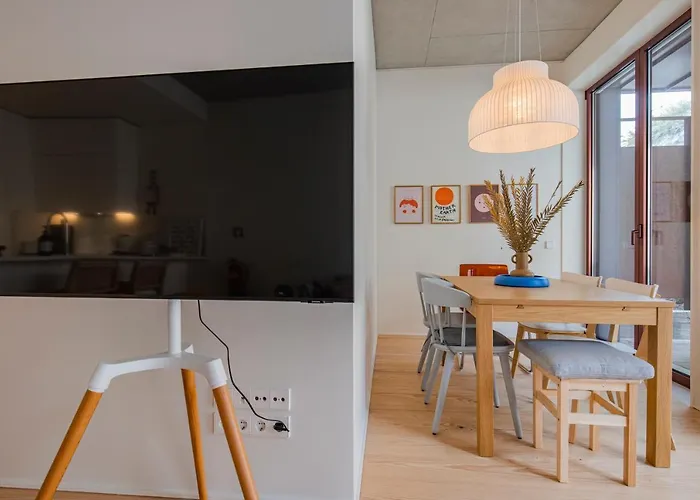 Deluxe 2bdr W/ Patio By Lovelystay Lisboa