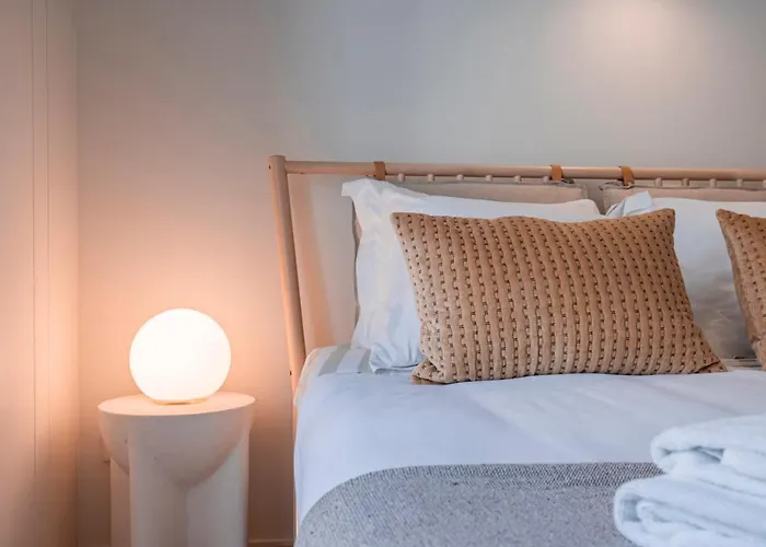 Deluxe 2bdr W/ Patio By Lovelystay * Lisboa