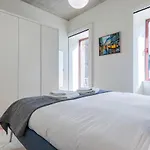 Deluxe 2bdr W/ Patio By Lovelystay * Lisboa
