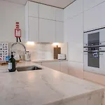 Deluxe 2bdr W/ Patio By Lovelystay Apartmán *