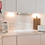 Deluxe 2bdr W/ Patio By Lovelystay Apartmán *