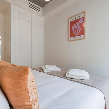 Deluxe 2bdr W/ Patio By Lovelystay Lejlighed Lisboa