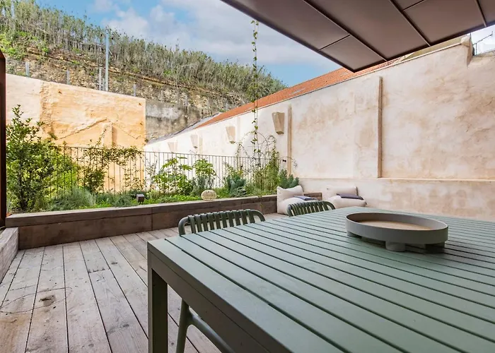 Apartamento Deluxe 2bdr W/ Patio By Lovelystay