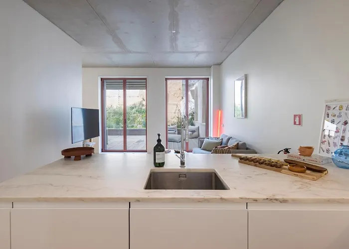 Deluxe 2bdr W/ Patio By Lovelystay Apartamento