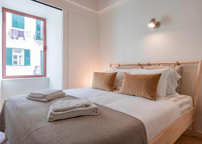 Deluxe 2bdr W/ Patio By Lovelystay Apartamento