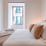 Appartement Deluxe 2bdr W/ Patio By Lovelystay Lissabon