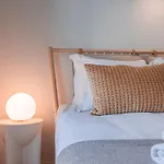 Deluxe 2bdr W/ Patio By Lovelystay * Lissabon