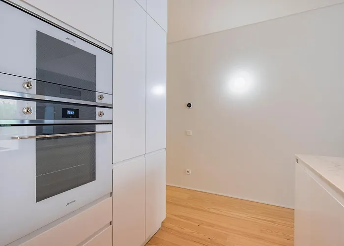 Appartement Deluxe 2bdr W/ Patio By Lovelystay Lisboa