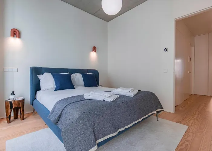 Deluxe 2bdr W/ Patio By Lovelystay Appartement